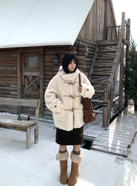 Adan连帽牛角扣仿羊羔毛外套冬季复古韩系宽松慵懒可爱毛毛外套女
