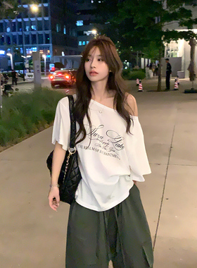 Adan斜领字母印花竹节棉短袖夏季简约通勤宽松休闲慵懒T恤上衣女