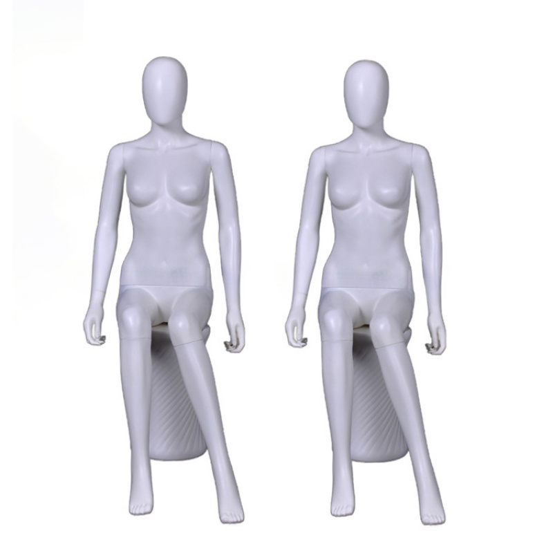 白色女坐姿人体模特32