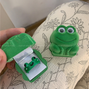 青蛙戒指~可爱卡通孤寡青蛙食指戒ins小众设计感饰品盒礼物收纳盒