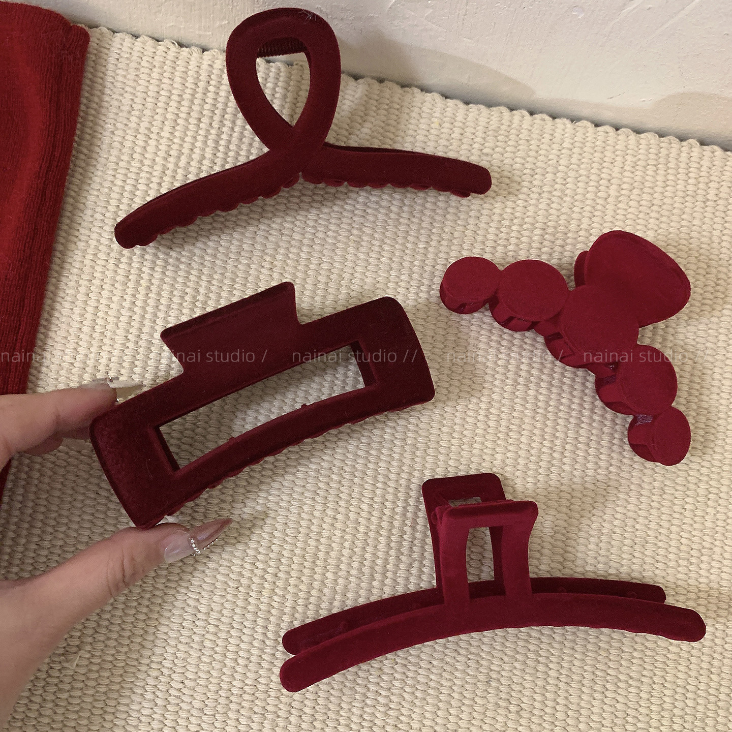 红色植绒抓夹~新年大号后脑勺盘发鲨鱼夹秋冬新款发抓发饰头饰女A