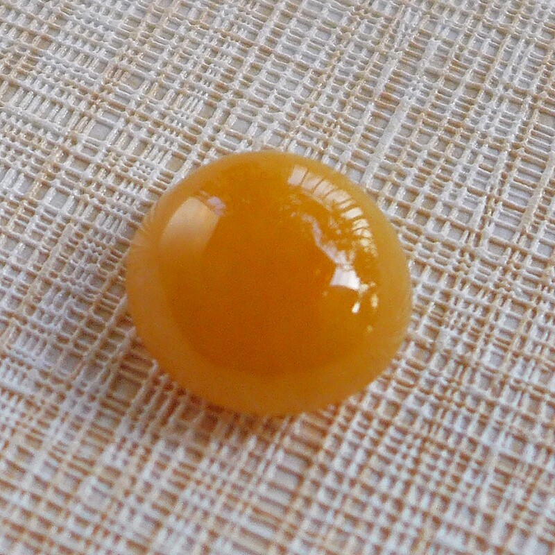 精品配证874# A货老种黄翡金黄冰润起胶细腻饱满蛋形翡翠戒面
