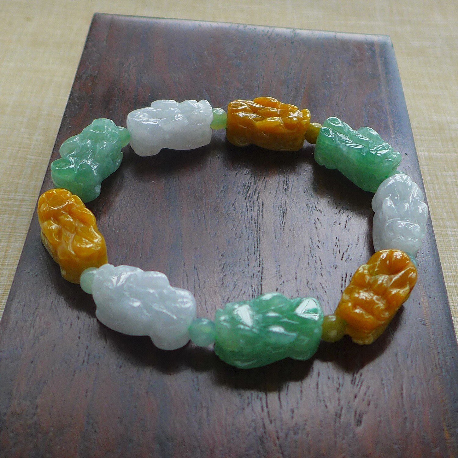 精品手串035# A货老种翠绿+鲜黄+冰紫色艳冰润起胶貔貅翡翠手链
