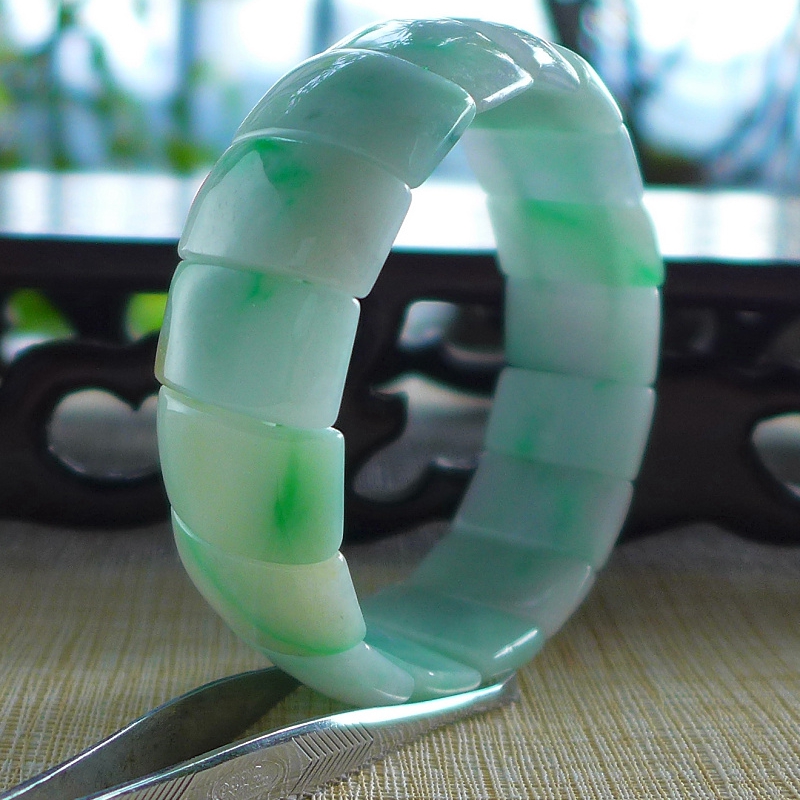 阳绿手串手排翡翠冰糯种浅绿