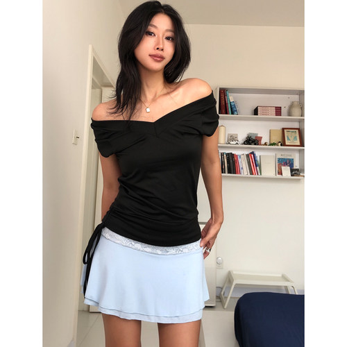 辣妹黑色一字露肩修身抽绳T恤
