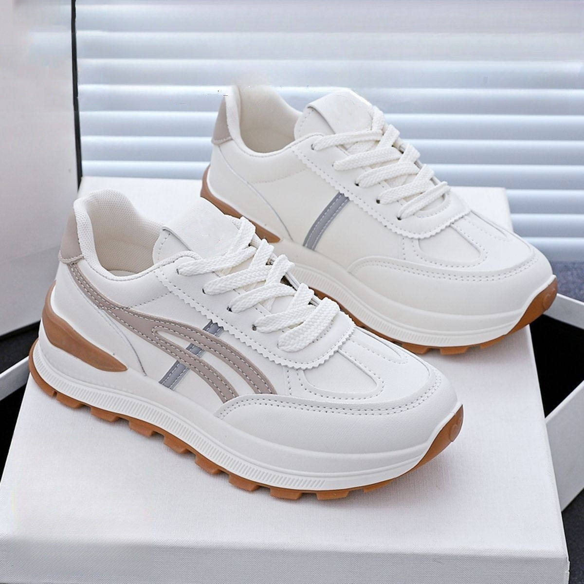 啄木鸟断码真皮运动鞋女2025秋季新款舒适轻便防水防滑厚底老爹鞋