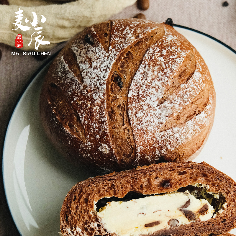 麦小辰黑巧克力乳酪欧包