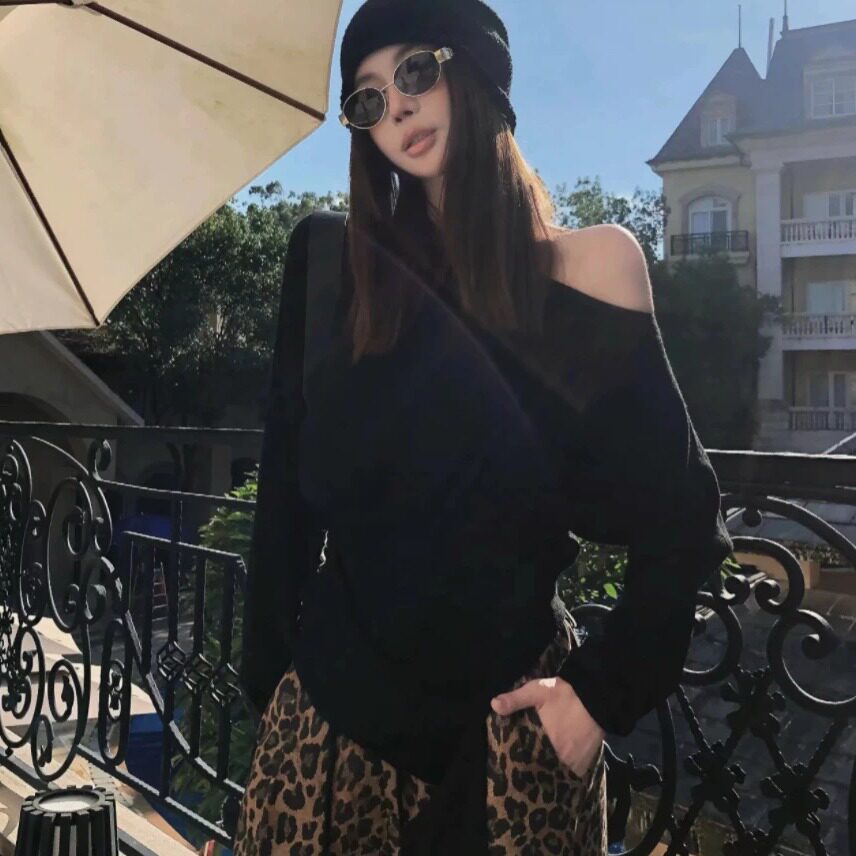 秋季新款斜肩露肩黑色长袖毛衣女