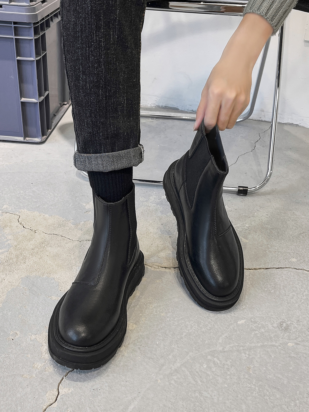 WINTER CHELSEA BOOTS MENS BREATHABLE SOFT SOLE BRITISH STYLE CHIMNEY BOOTS HIGH TOP BLACK TREND MID TOP WORKWEAR MARTIN BOOTS MEN