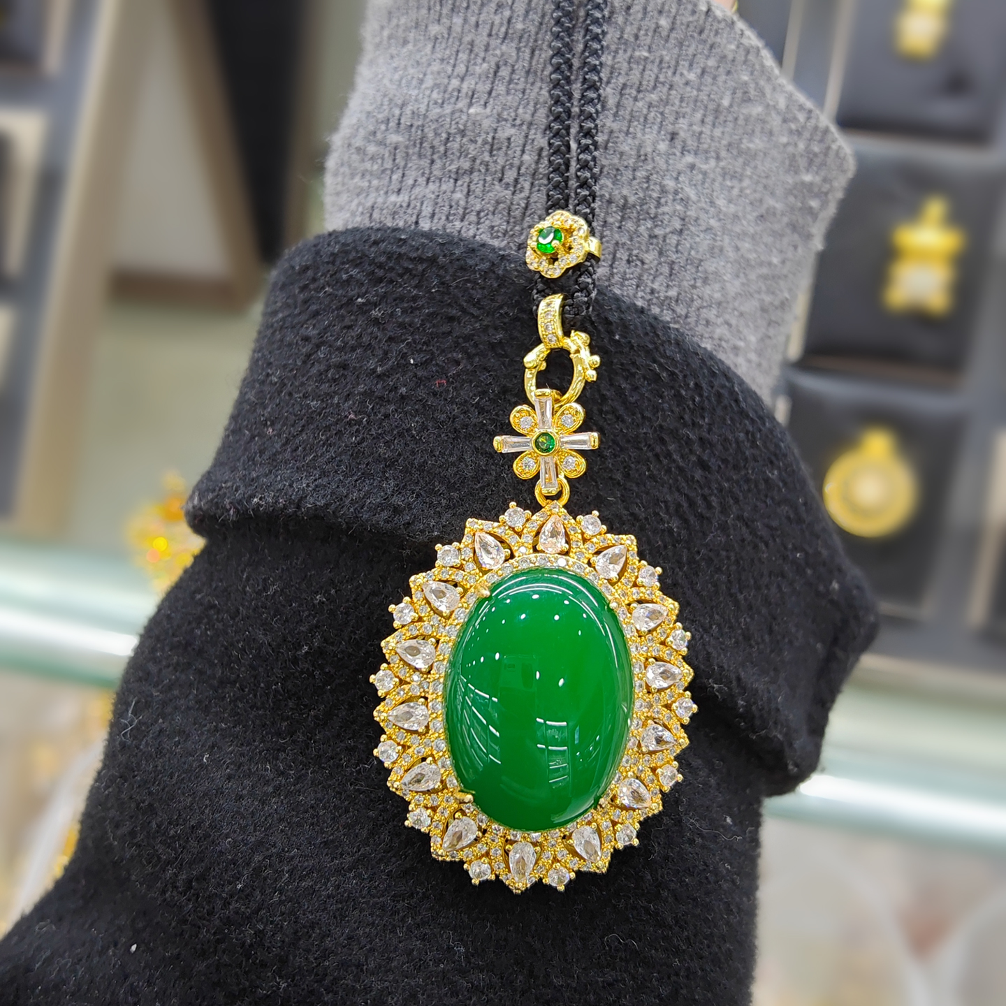 大颗豪华毛衣坠翡翠绿吊坠起光感高冰绿玉髓挂件天然玉石妈妈项链