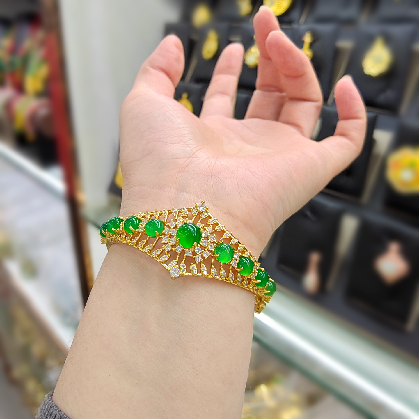 新中式天然绿玉髓手镯翡翠绿手环开口可调节国风轻奢玉镯女高级感