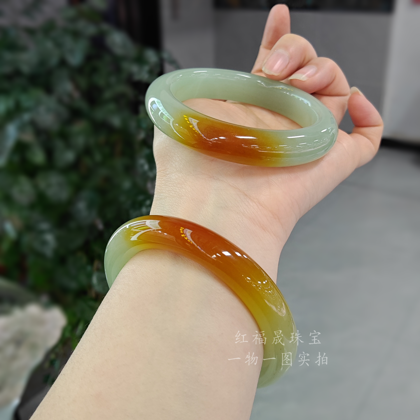 一口糖手镯东陵玉平替和田玉镯子
