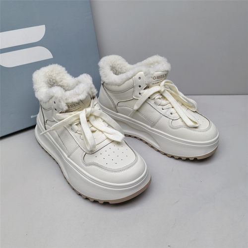 comely康莉正品撤柜时尚圆头厚底保暖女新款面合底牛剖短筒雪地靴