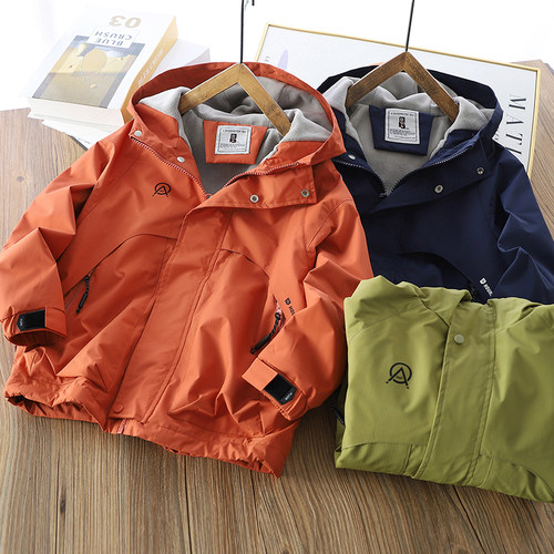秋冬款男童冲锋衣加绒外套洋气