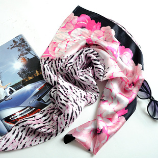 100%真丝中大方巾女披肩丝巾桑蚕丝绸缎围巾春秋冬季领巾斑纹花朵