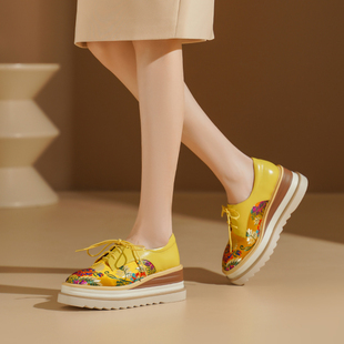 民族风厚底刺绣花女鞋系带百搭乐福鞋春秋真皮高坡跟单鞋黄色真皮