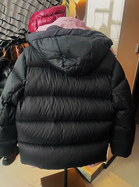 中大童到成人都能穿的黑金短款90白鸭绒这也太厚了