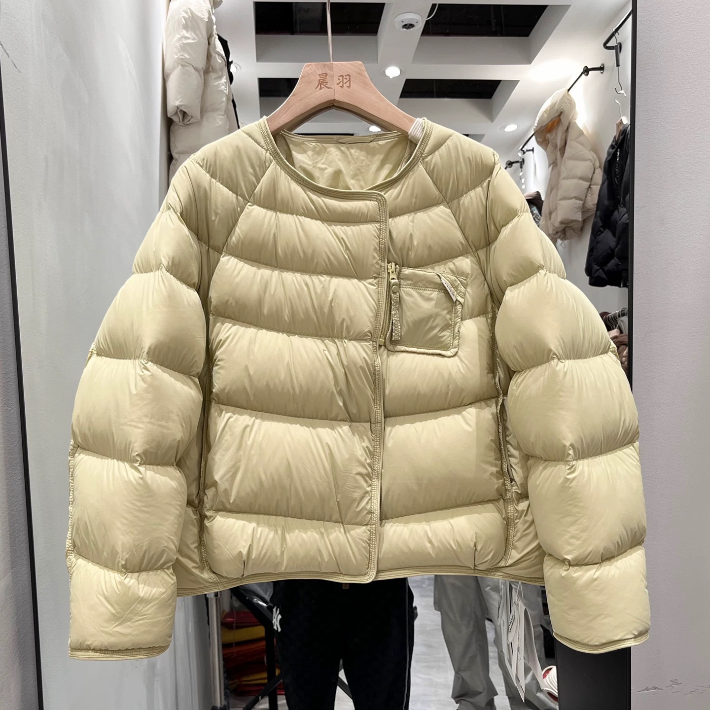 圆领三星安心绒90绒子泡芙排骨羽绒服