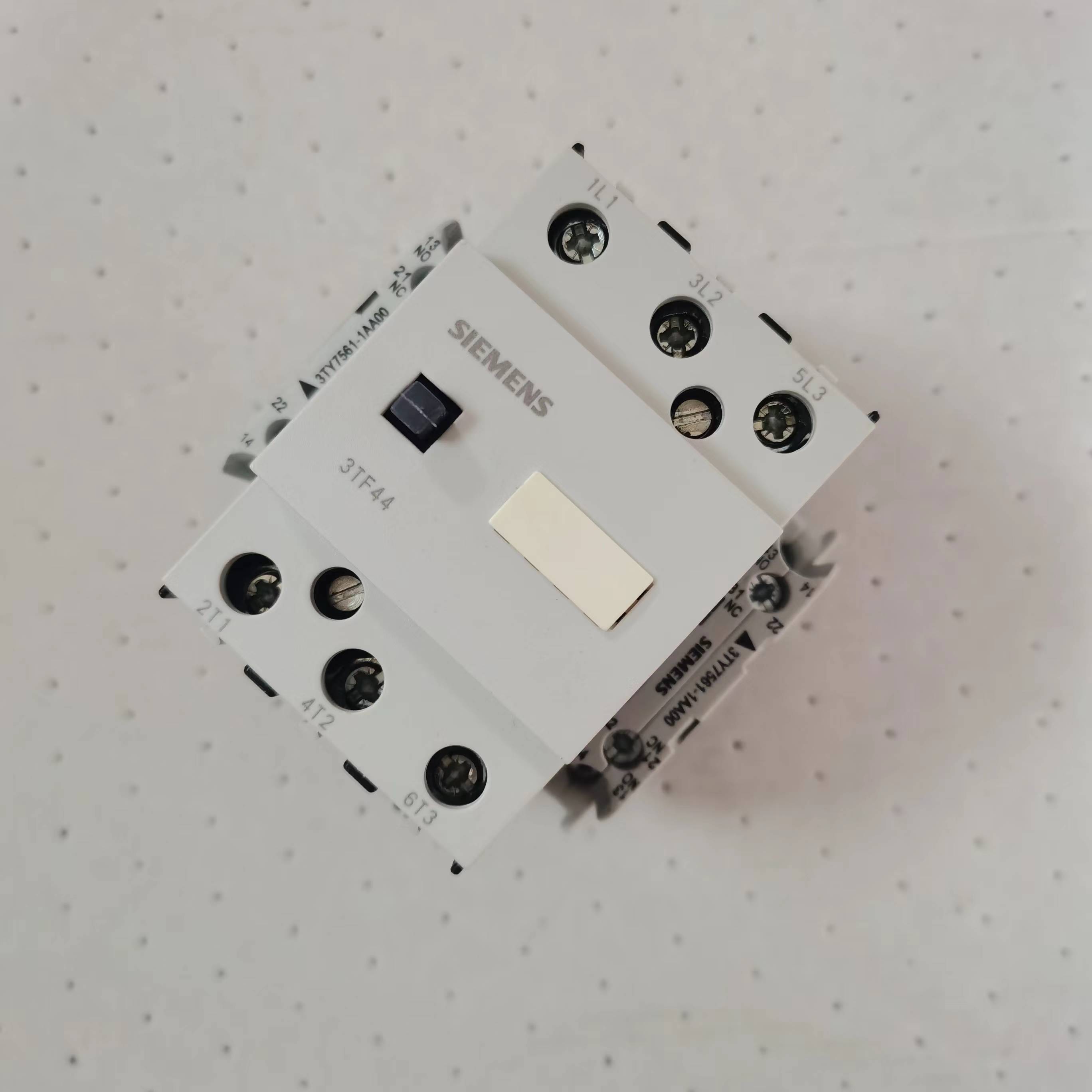 全新苏州西门子老款绝版交流接触器3TF44 22-0XG0电压AC36V询价