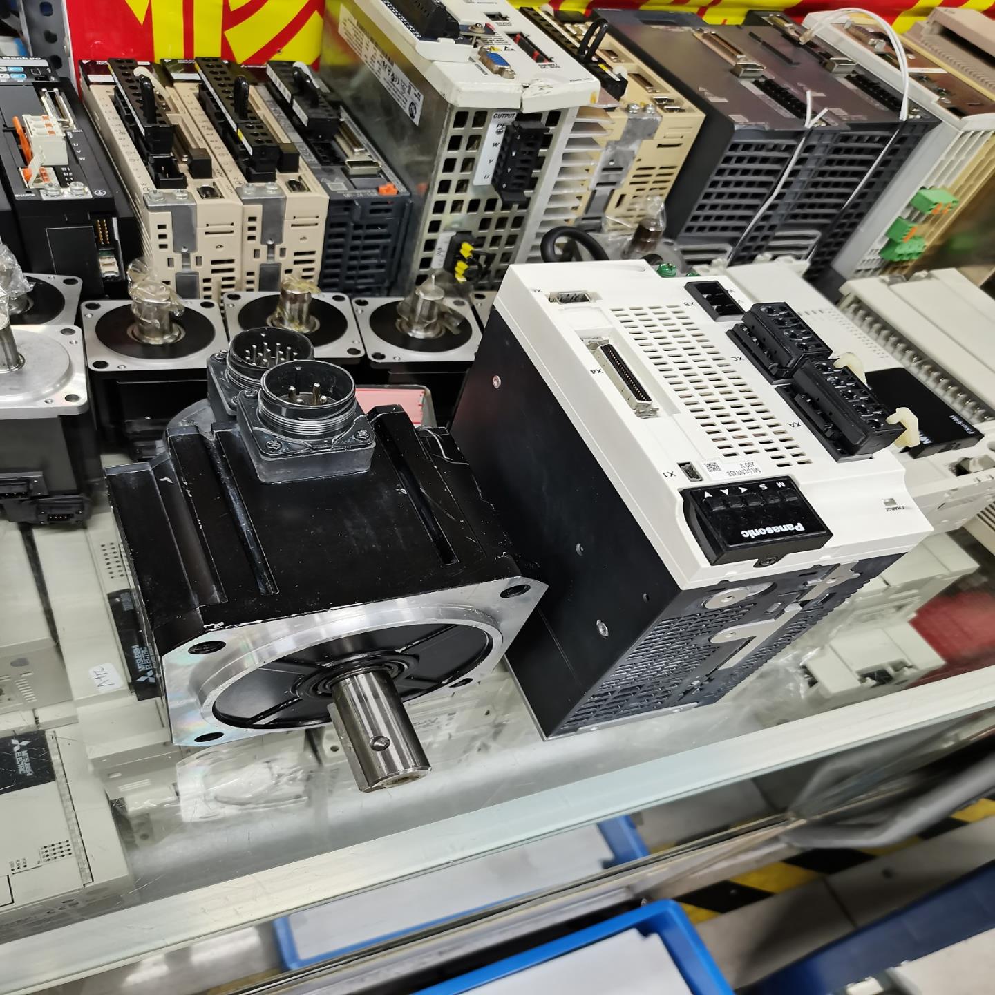 拆机松下A6伺服电机驱动器MDMF202L1G6M  MEDLN83SE询价