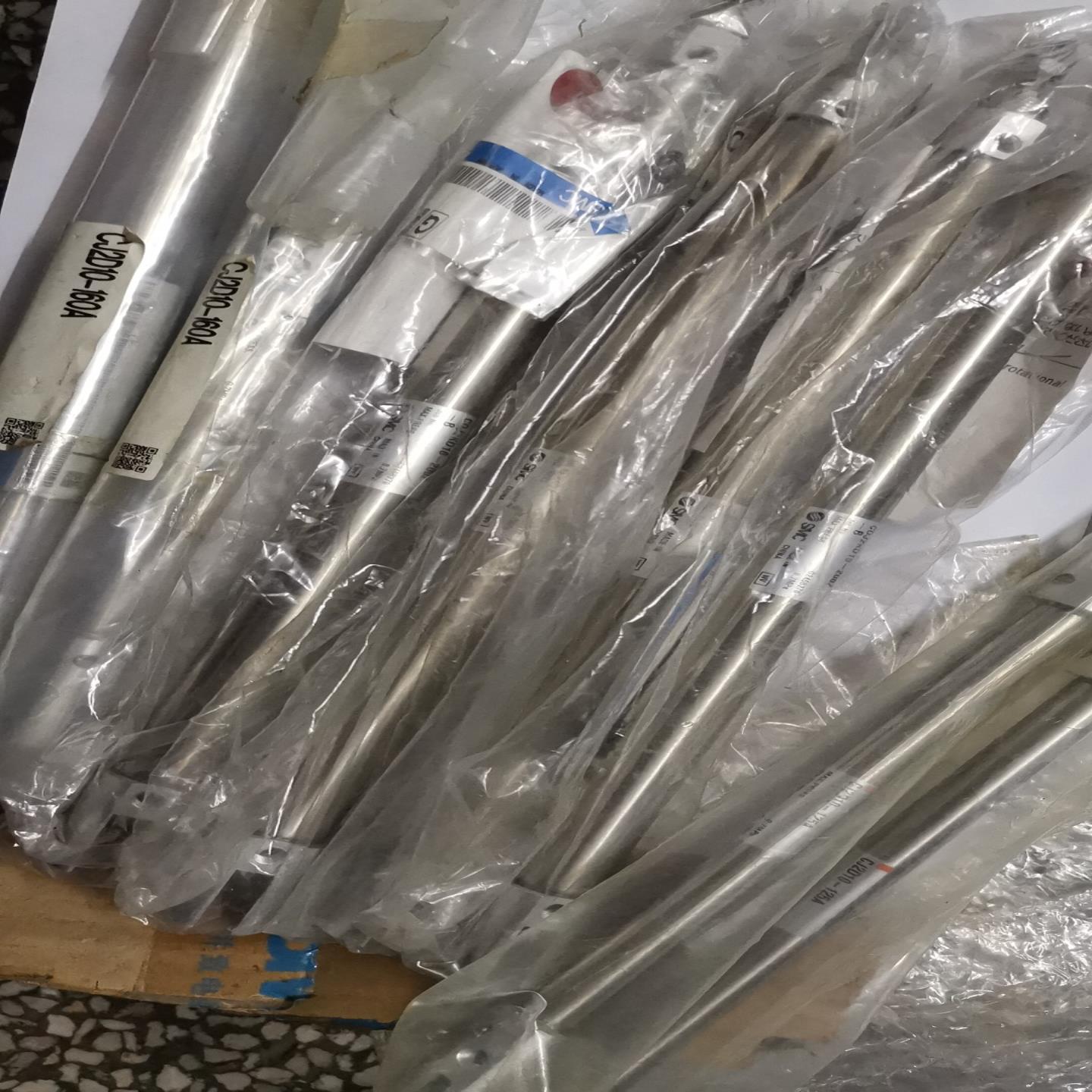 原装SMC  CJ2D10-125ACJ2D10-160ACDJ2KD16-200Z-B气缸询价