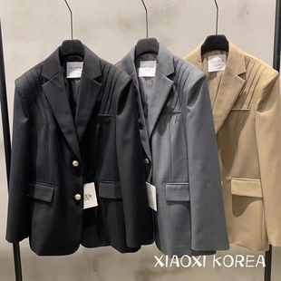 现货helder韩国东大门2024春设计师款压褶金扣宽松休闲西装外套女