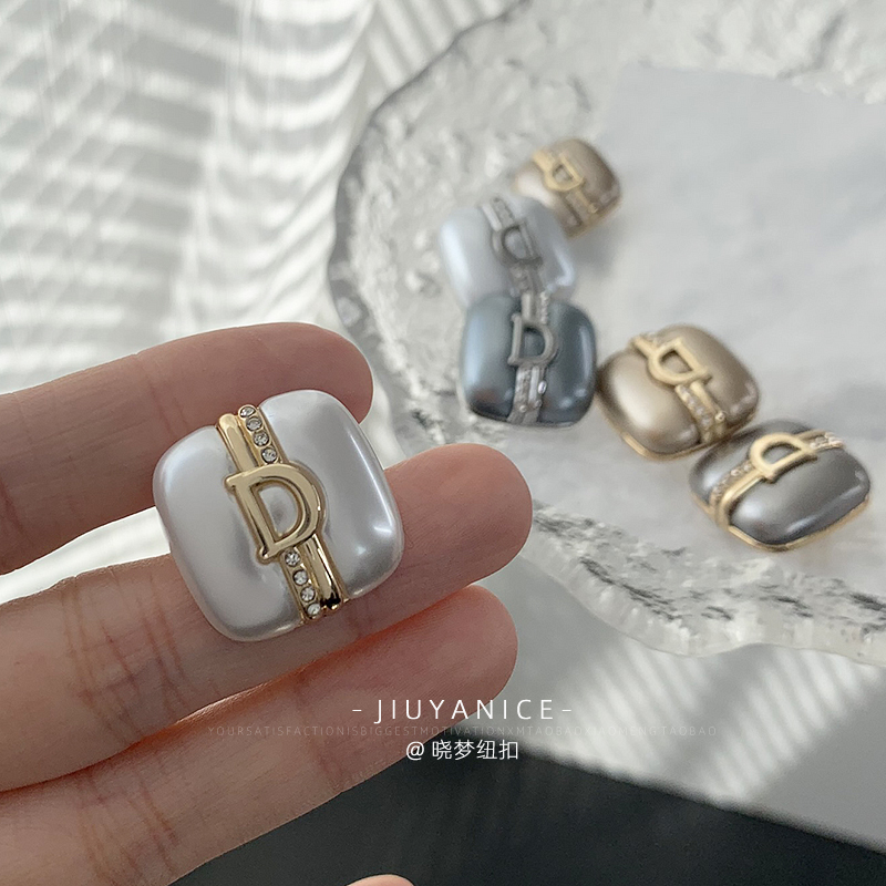 轻奢方形大气大衣毛衣外套纽扣