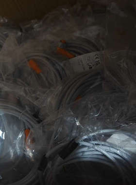 IFM易福门M12公母头EVW034五米弯插耐焊议价