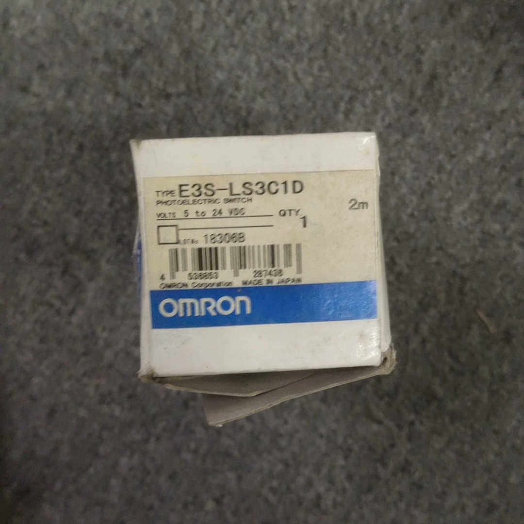 光电开关E3S-LS3C1D  1个共130议价