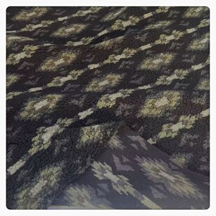 黑底深军绿菱形横条纹羊羔绒面料 加厚外套抱枕盖毯沙发垫布料