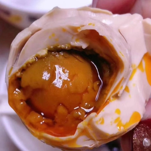 陆家农庄特大烤海鸭蛋 六枚一组 油就像爆浆一样往外流 细腻沙软