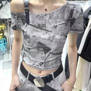 美式复古时髦盛放涂鸦印花修身短袖T恤女辣妹设计感短款露肩上衣