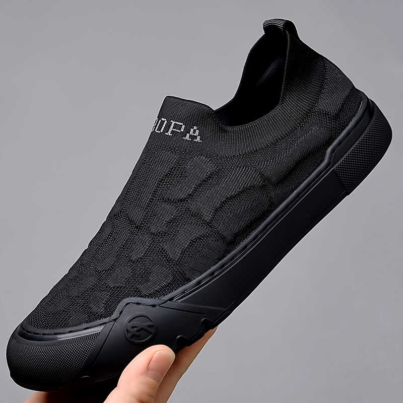 一脚蹬透气飞织休闲鞋子轻便软底