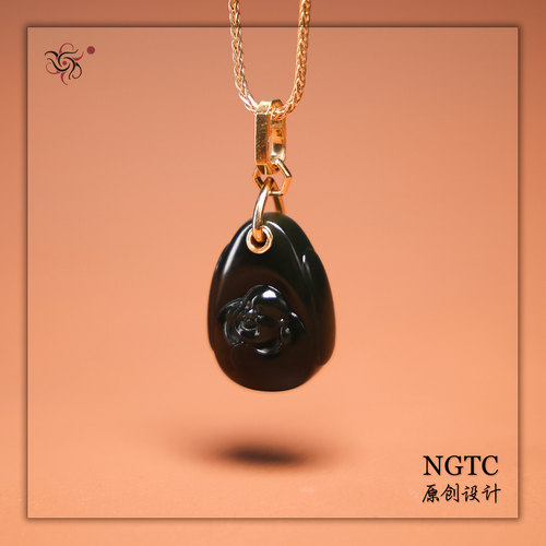 秋会长的和田玉新疆天然黑青籽小佛公吊坠NGTC子料N1大证原创设计