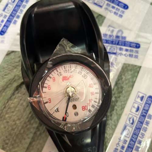 议价维修全新台湾产潜水深度表三联表，带夜光显示，表盘清晰，测