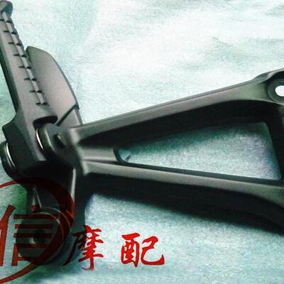 隆鑫摩托车CR5右后副搁脚踏板