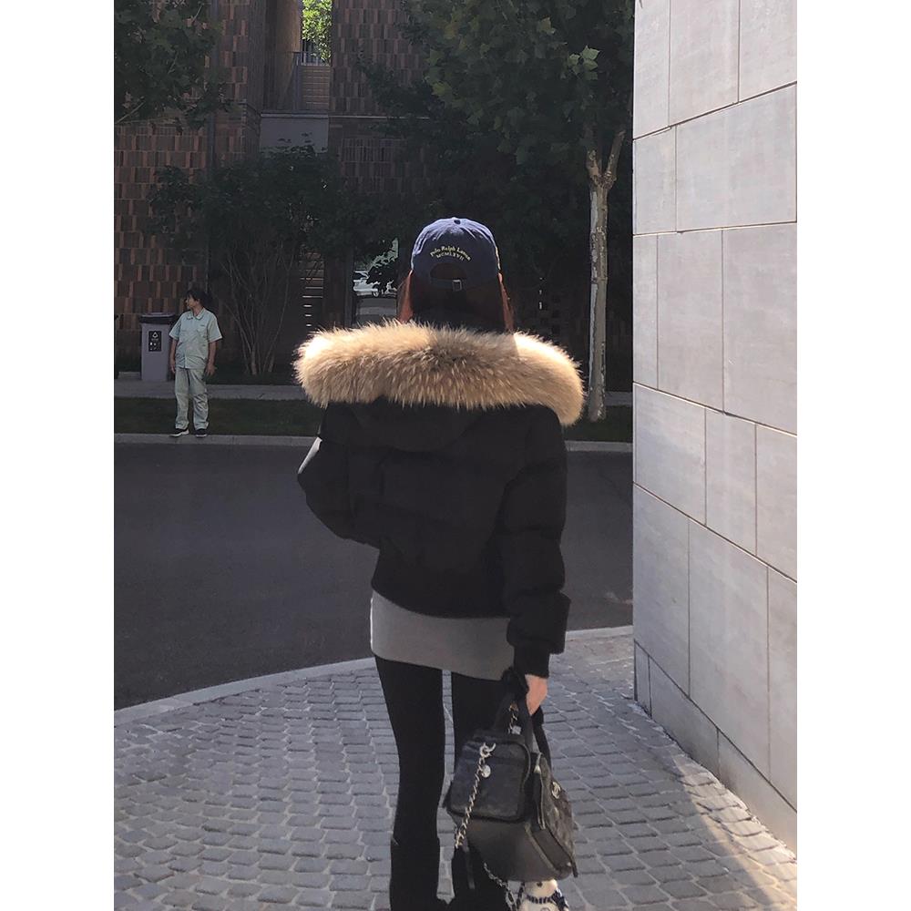 韩系短款黑色加厚连帽大毛领面包服羽绒服2025新款女休闲羽绒外套