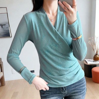 2025秋季新款V领烫钻打底衫女