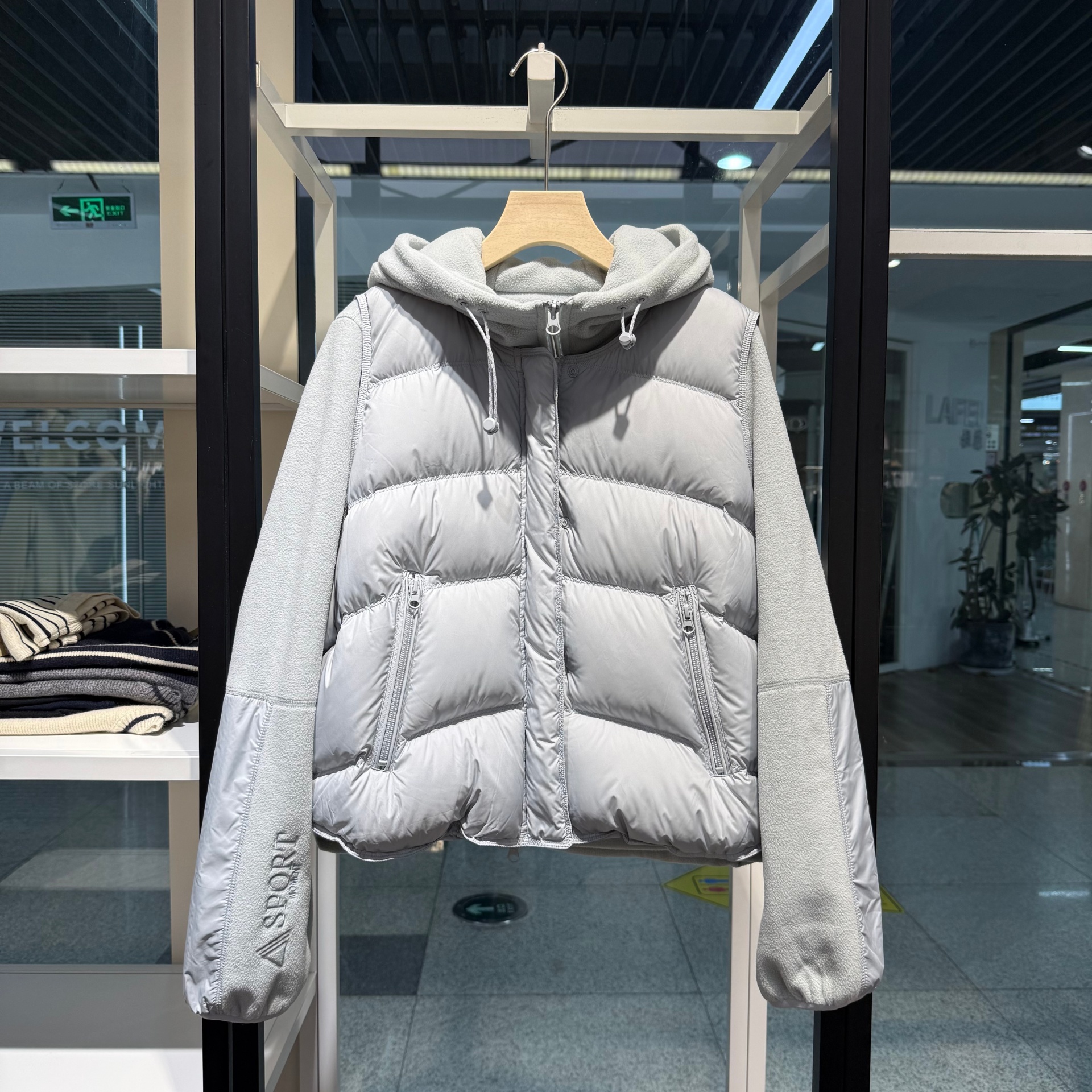 休闲连帽保暖两件套摇粒绒帽衫搭羽绒马甲短外套绒衫羽绒服马夹