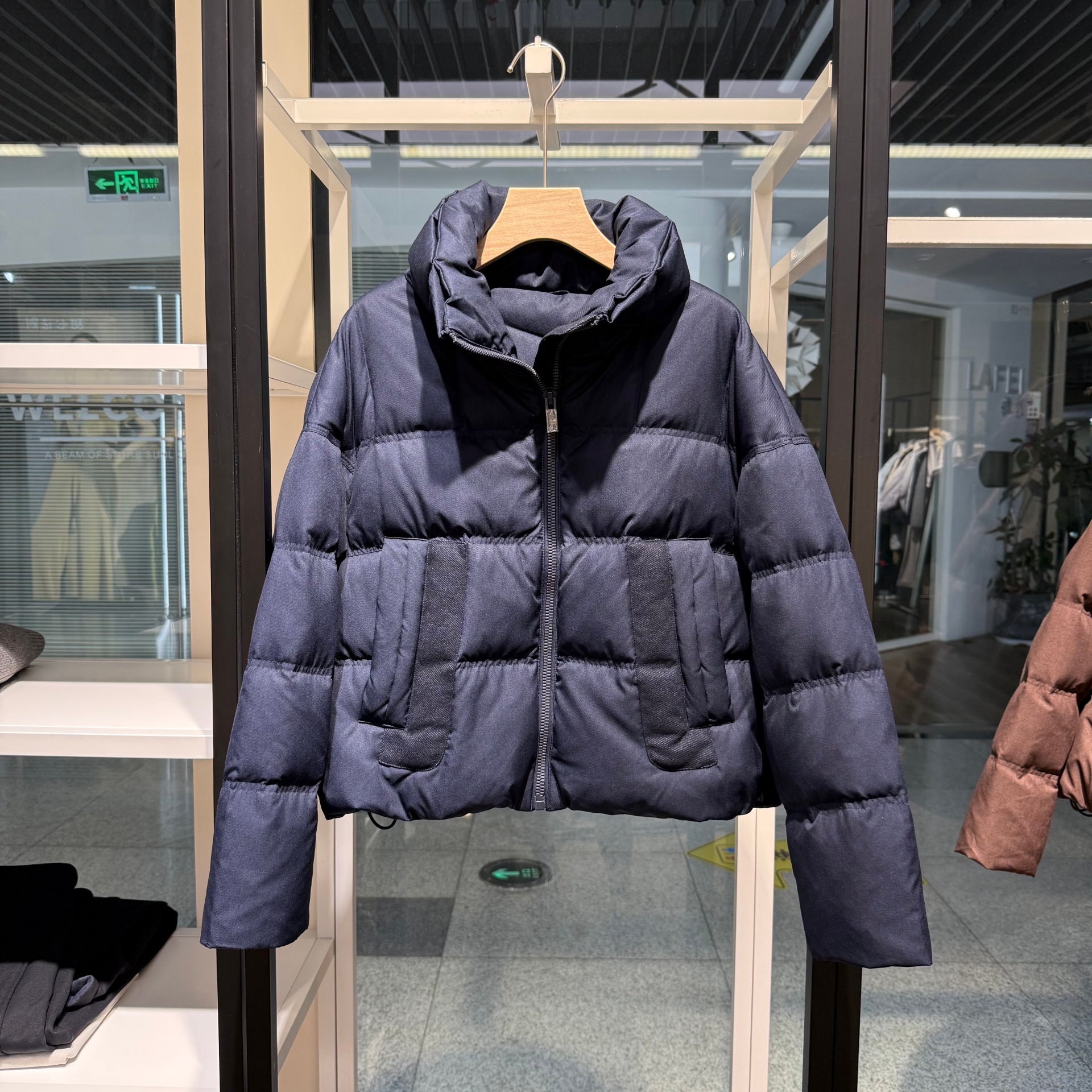 2025冬季简约气质立领短款保暖90白鸭绒羽绒服小个子厚款外套