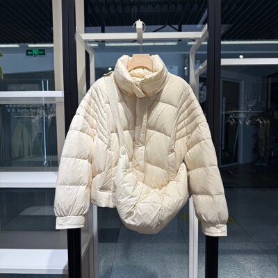 2025冬装新款设计感洋气宽松90白鸭绒厚款女士羽绒服保暖短款外套