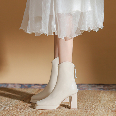 真皮版~高级感白色尖头高跟短靴