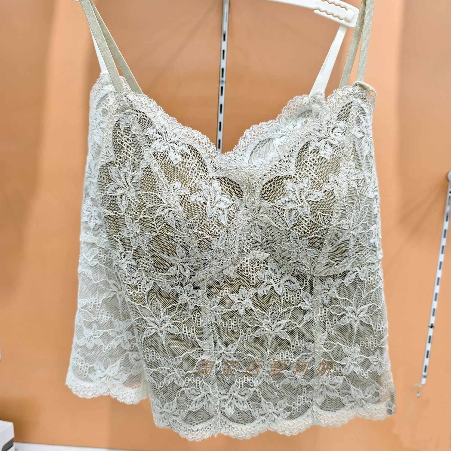 法式带胸垫薄V领蕾丝吊带秋冬磨毛短款抹胸聚拢内搭背心打单女,女士内衣/男士内衣/家居服,吊带/背心/T恤/打底/肌底衣,淘宝优惠券,粉丝福利购,淘宝优惠卷