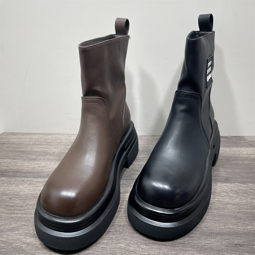 秋冬新款时尚短靴女短筒马丁靴