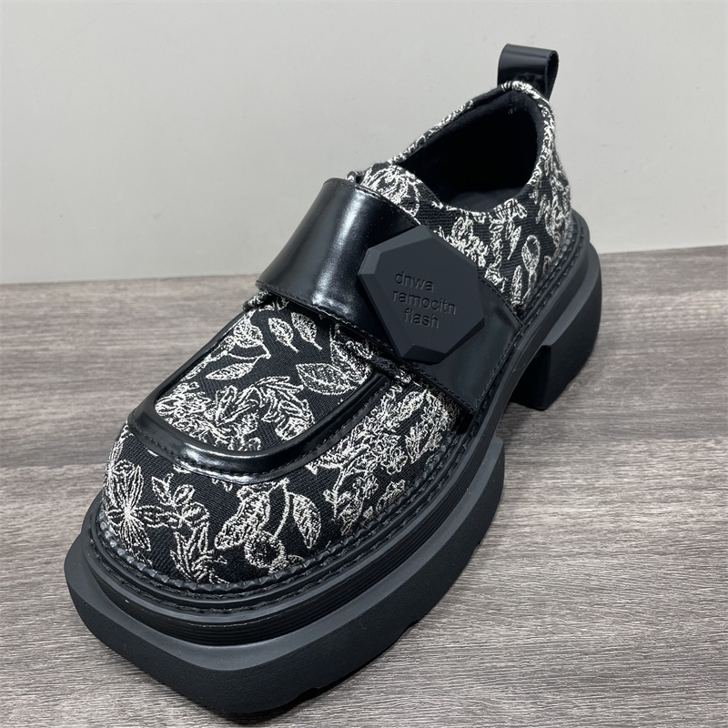 断码处理国潮风花布乐福鞋女