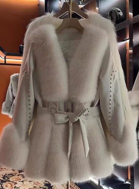 2023秋冬新款中长款钉珠重工修身洋气外套仿皮毛一体