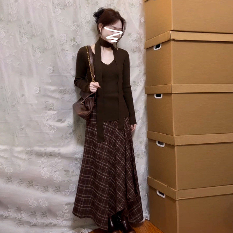 高级感温柔系穿搭一整套2024新款美拉德上衣半裙子女秋冬两件套装