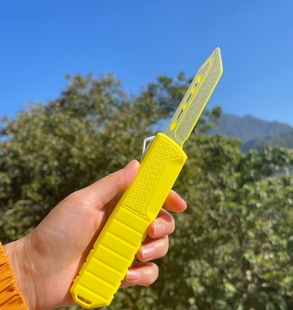 伸缩刀 直跳 爆款 塑料刀 自动玩具 萝卜刀 OTF 玩具刀 弹黄