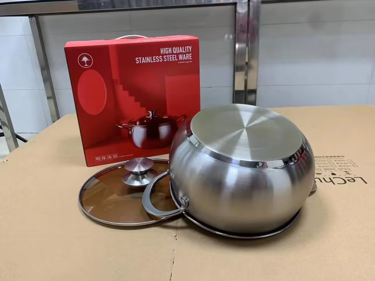 广西南宁毛巾抱枕空调被陶瓷碗套餐奶锅收纳笼保温饭盒定制