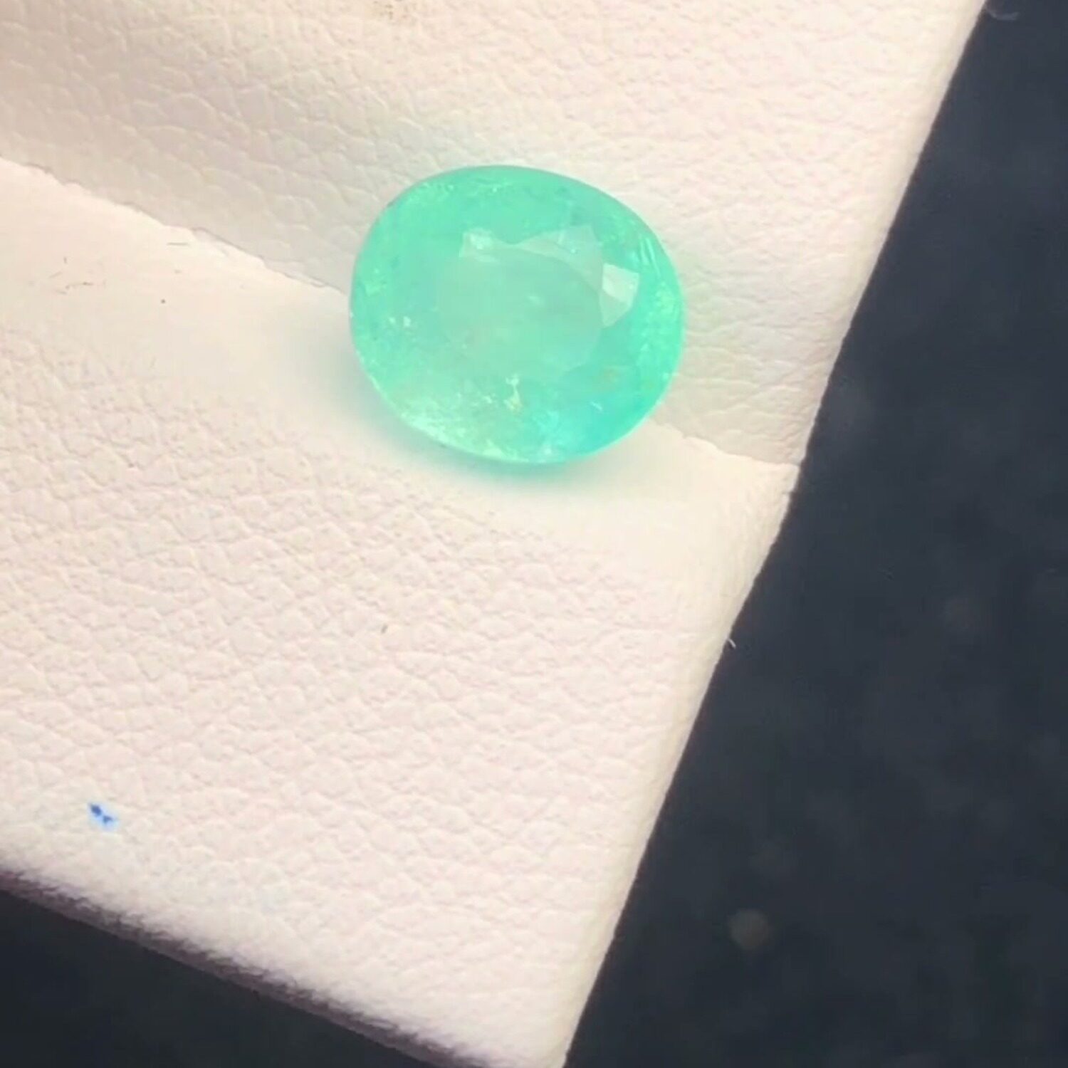 天然霓虹蓝帕拉伊巴碧玺裸石2.01克拉可镶嵌吊坠戒指面收藏级别